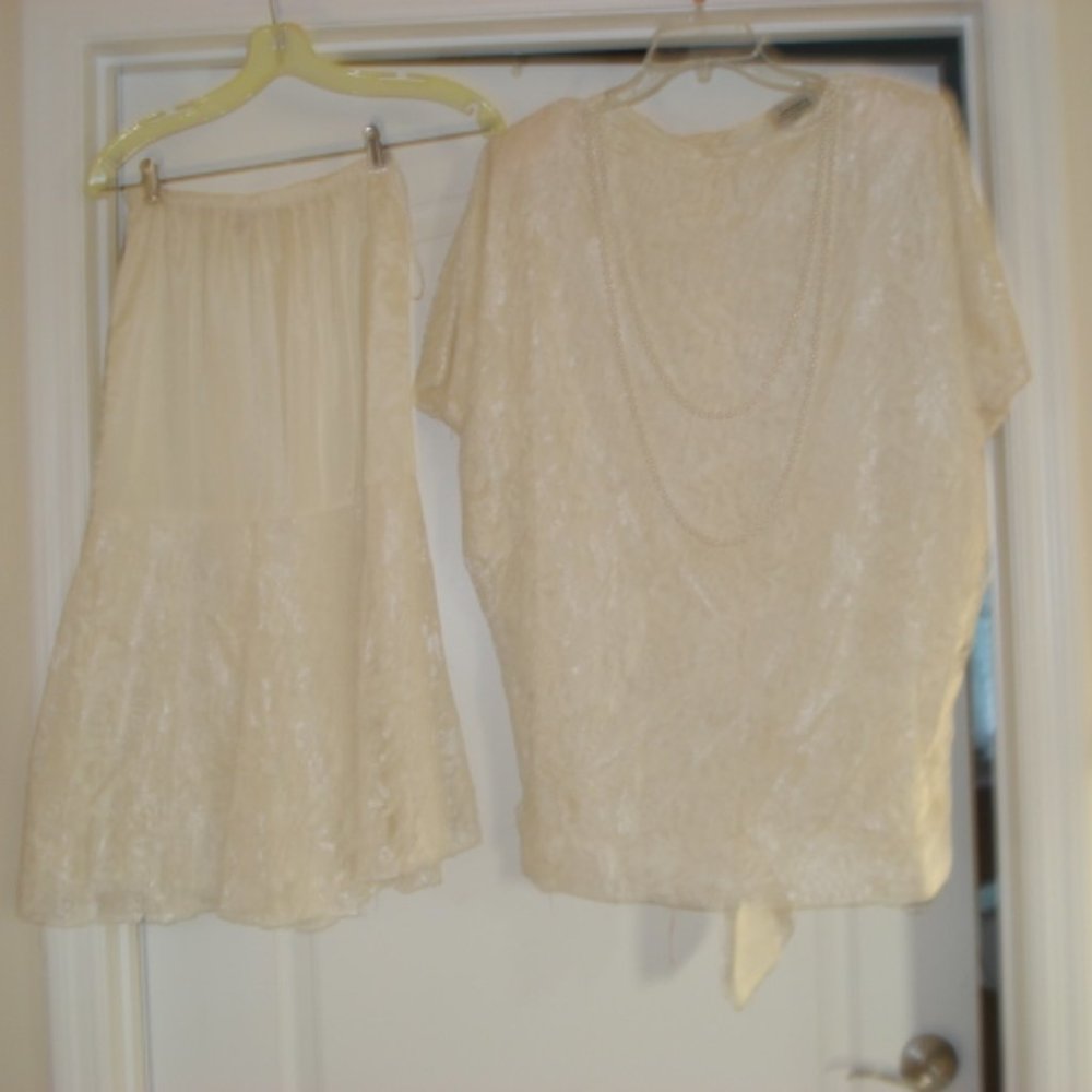 Ladies 2 piece Lace Dress size 7/8